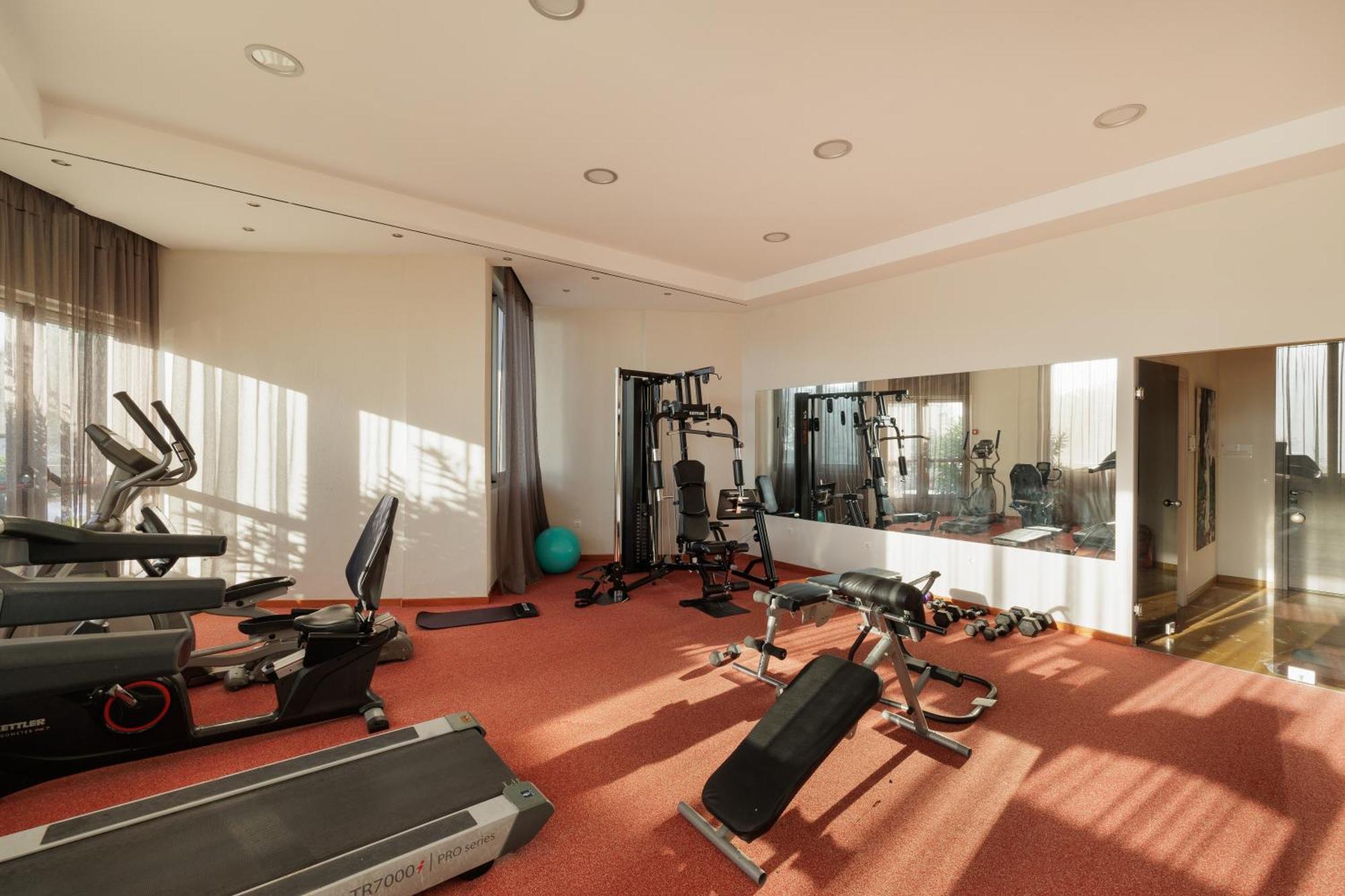 Elea Beach Hotel Дассия Экстерьер фото